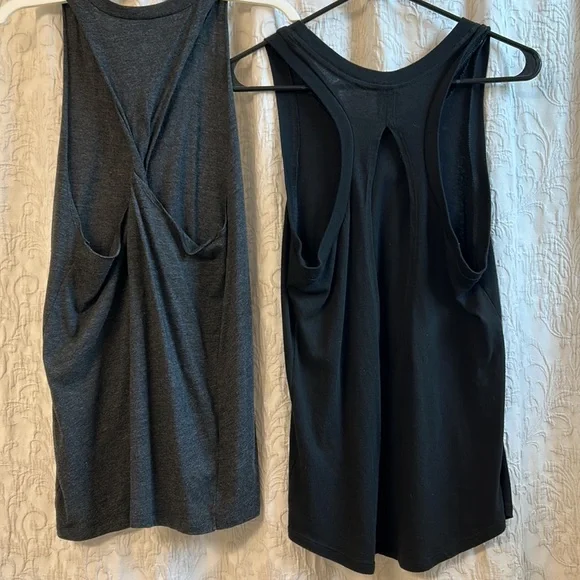 NWOT PINK Victoria Secret Workout Tank Bundle - XS - Picture 2 of 2